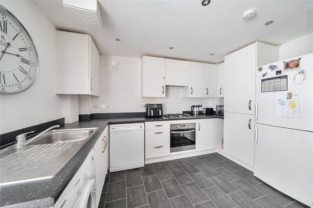 Property photo 2 of 19 Picture No. 10