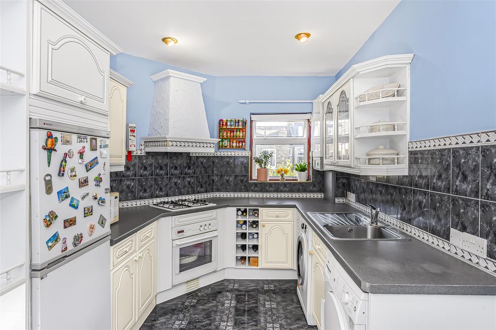 Property photo 1 of 14