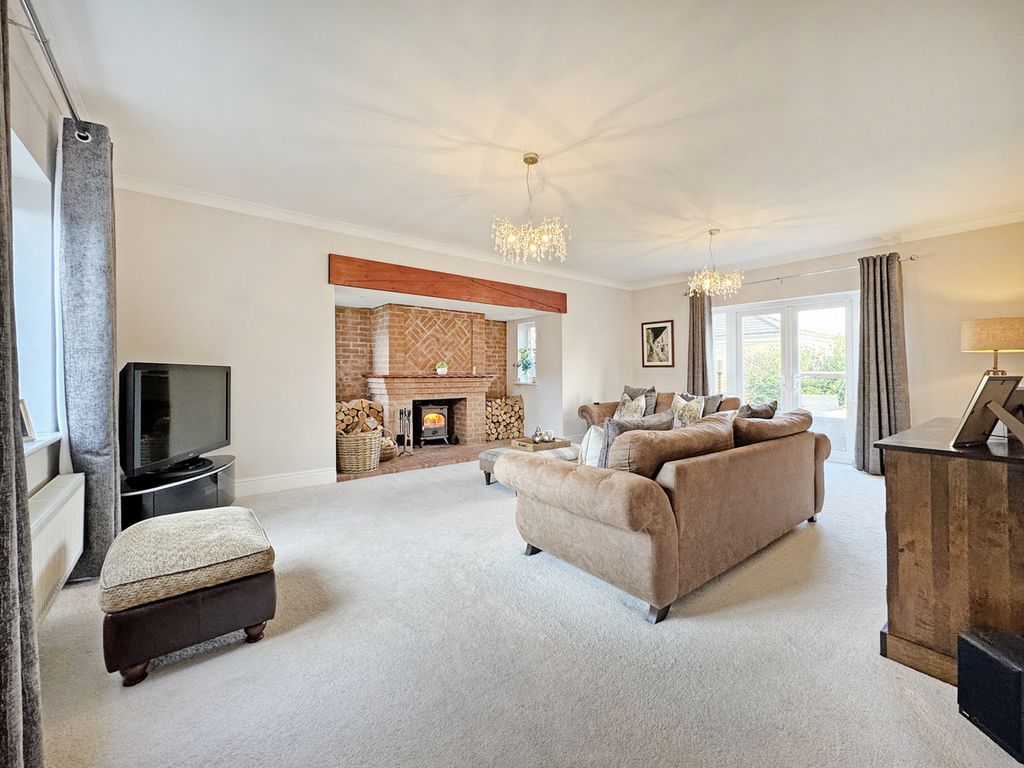 Property photo 2 of 47