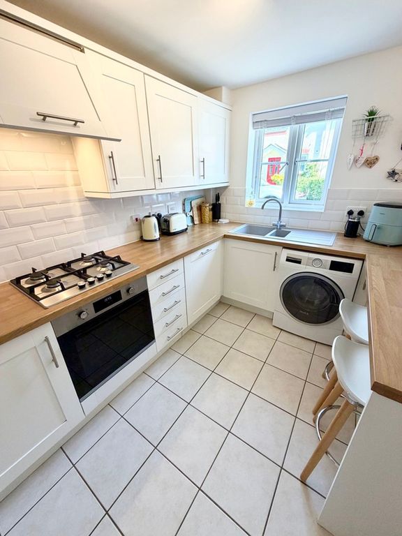 Property photo 2 of 12