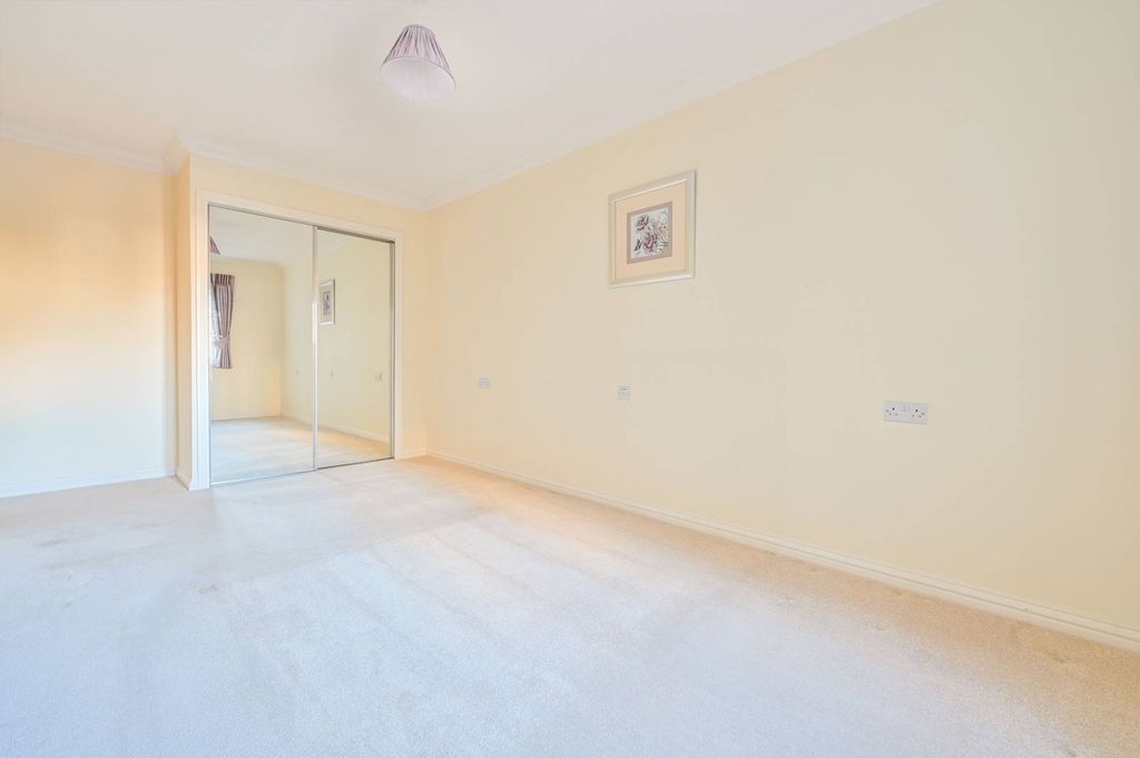 Property photo 3 of 12