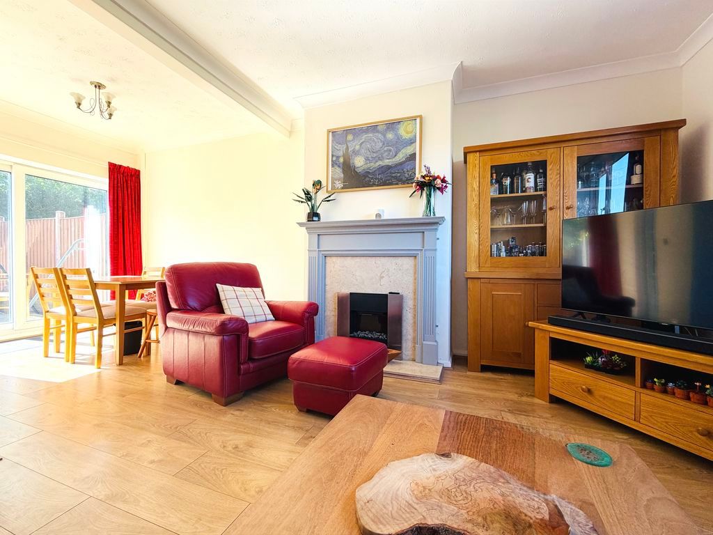 Property photo 3 of 19 Photo 23