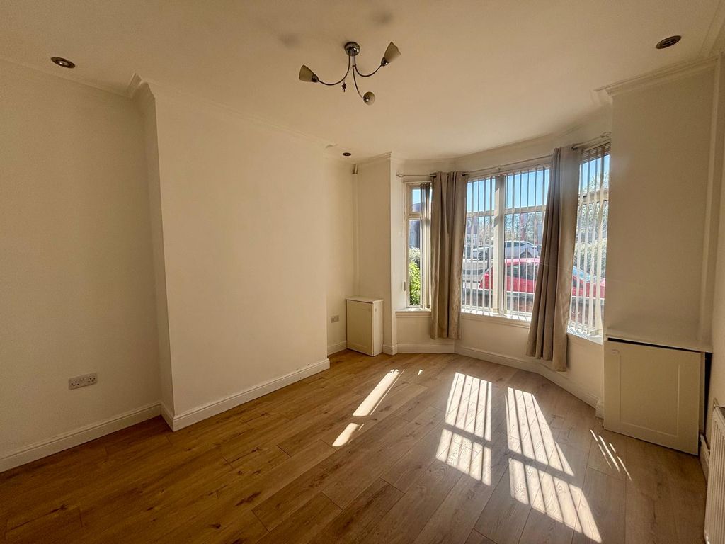 Property photo 3 of 13 Gallery