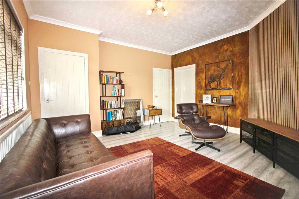 Property photo 2 of 9 Lounge