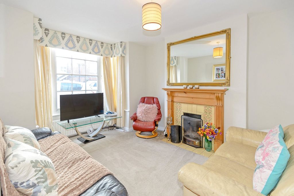 Property photo 2 of 11 Sitting Room