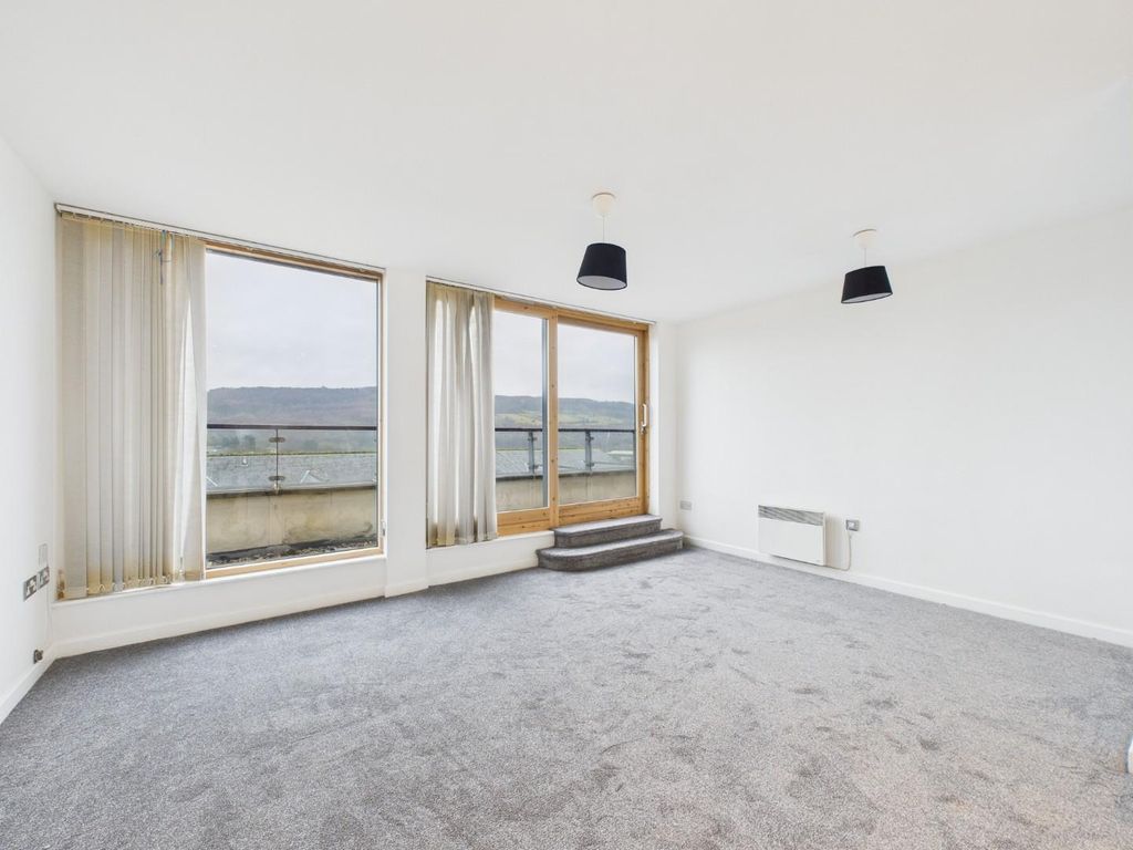 Property photo 2 of 9 Living Area