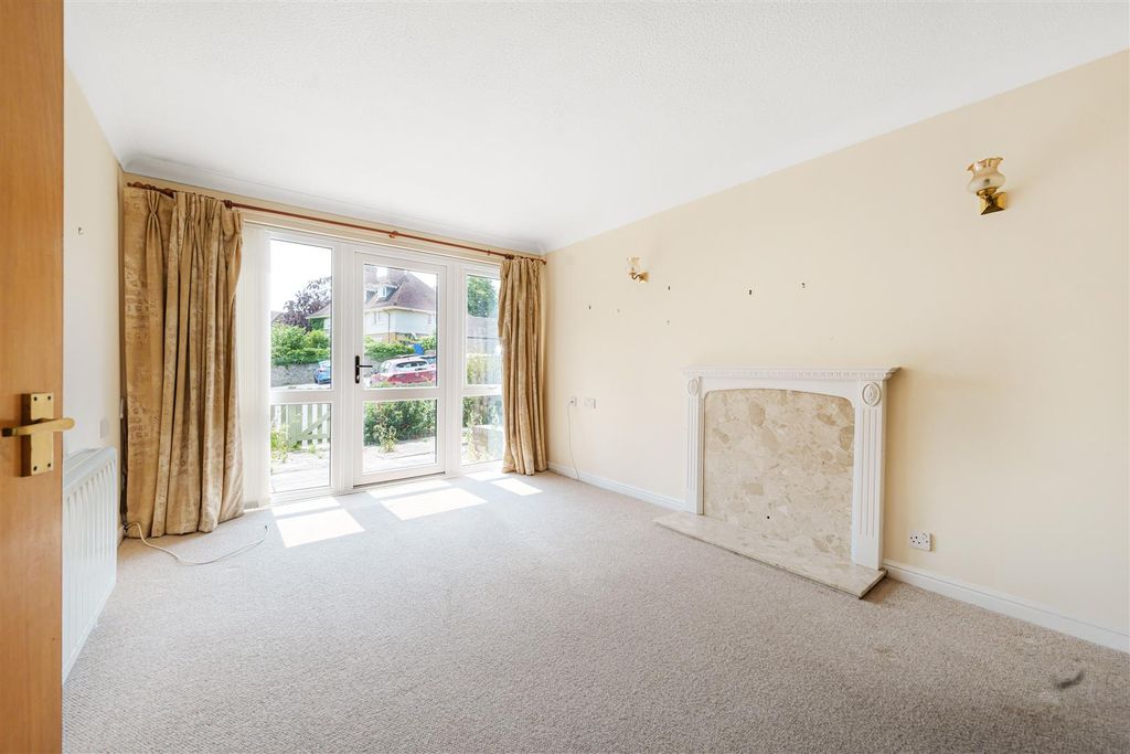 Property photo 2 of 11 Sitting Room