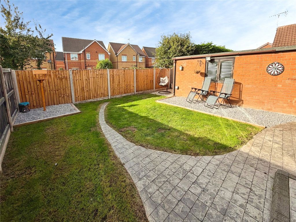 Property photo 2 of 13 Gardens