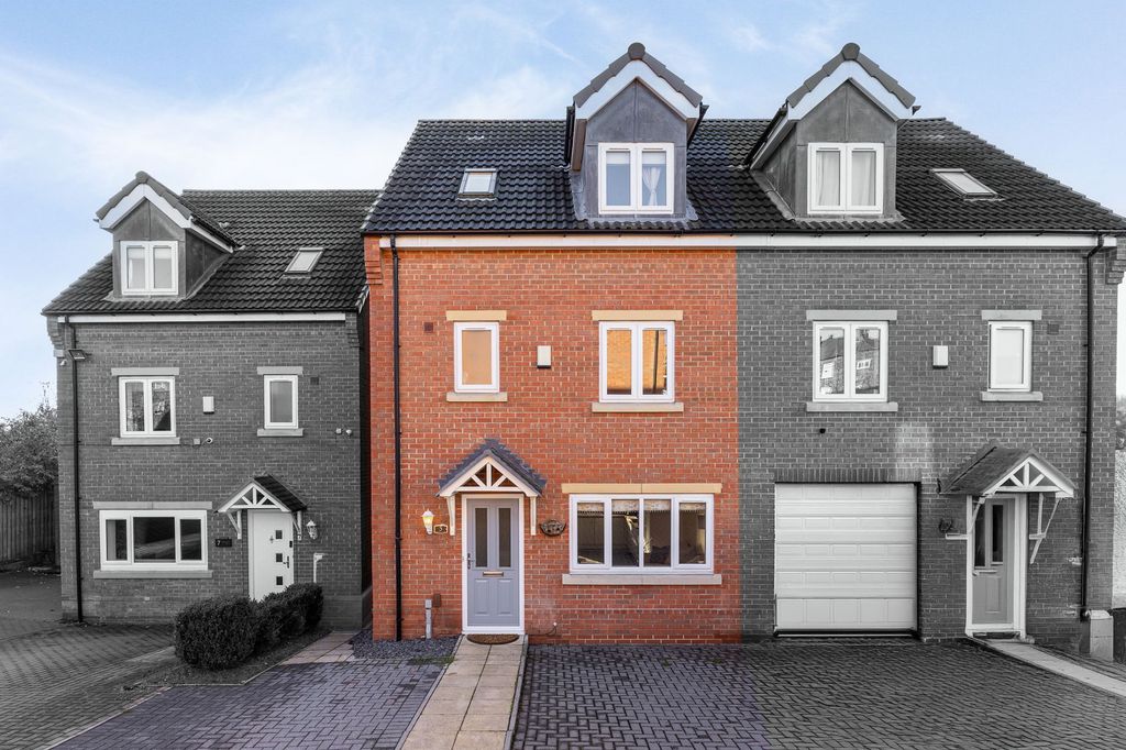 Property photo 1 of 38