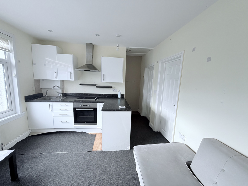 Property photo 1 of 7 A Well Presented 2 Bedroom First Floor Flat