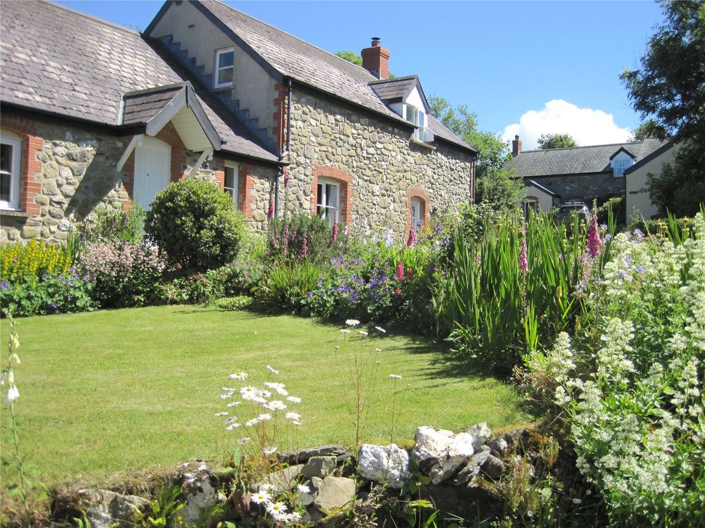 Property photo 1 of 30 Picture No. 35