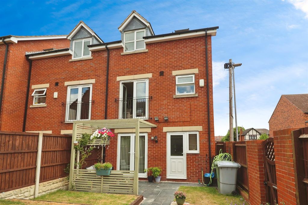 Property photo 1 of 18 9.Jpg