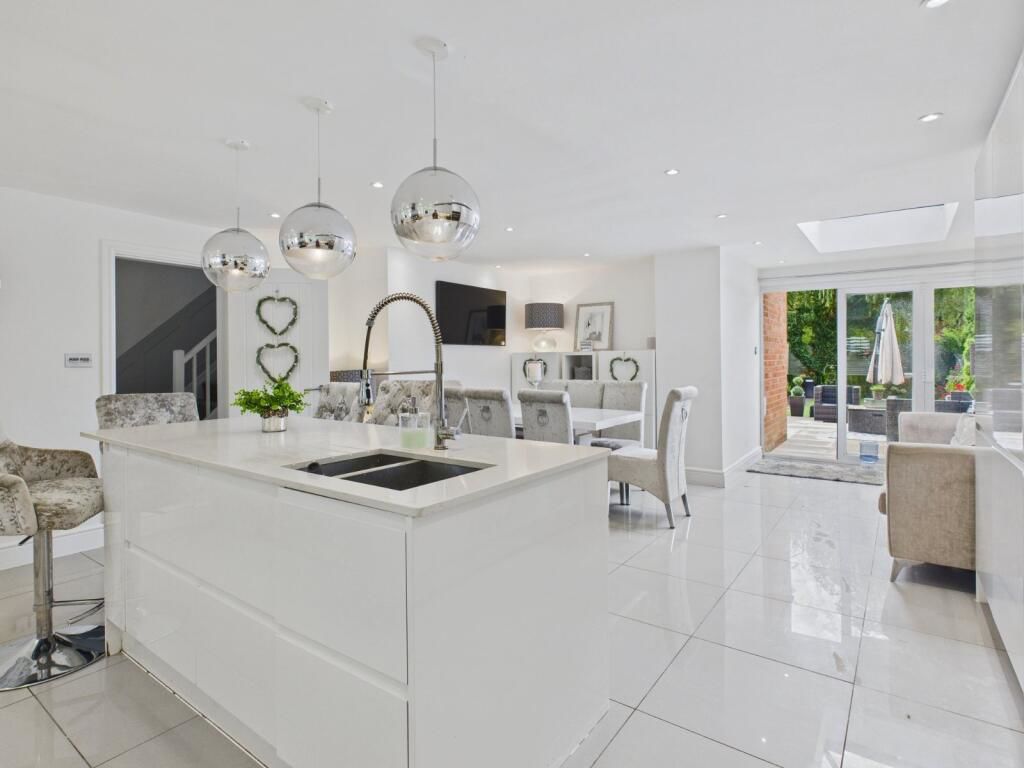 Property photo 2 of 17 Photo 15