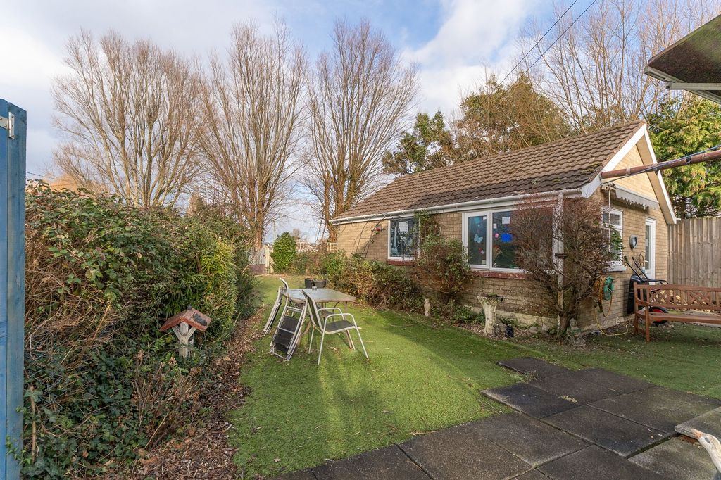 Property photo 2 of 23