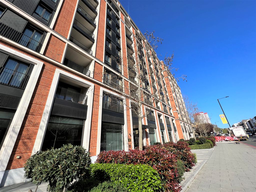 Property photo 3 of 36 Garrett Mansions