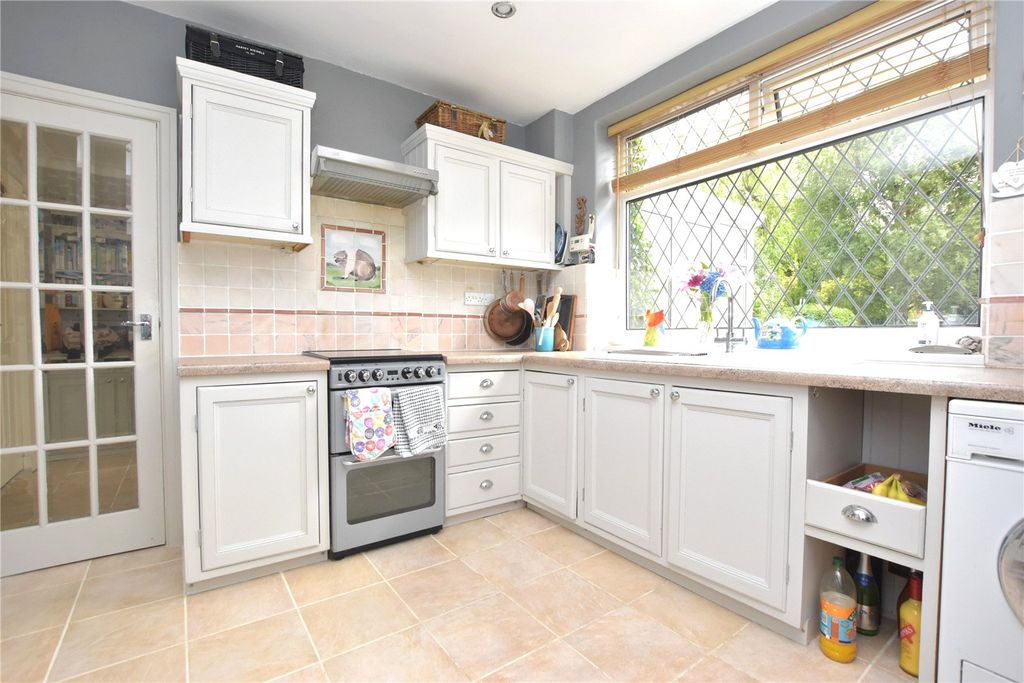 Property photo 3 of 20 Picture No. 10