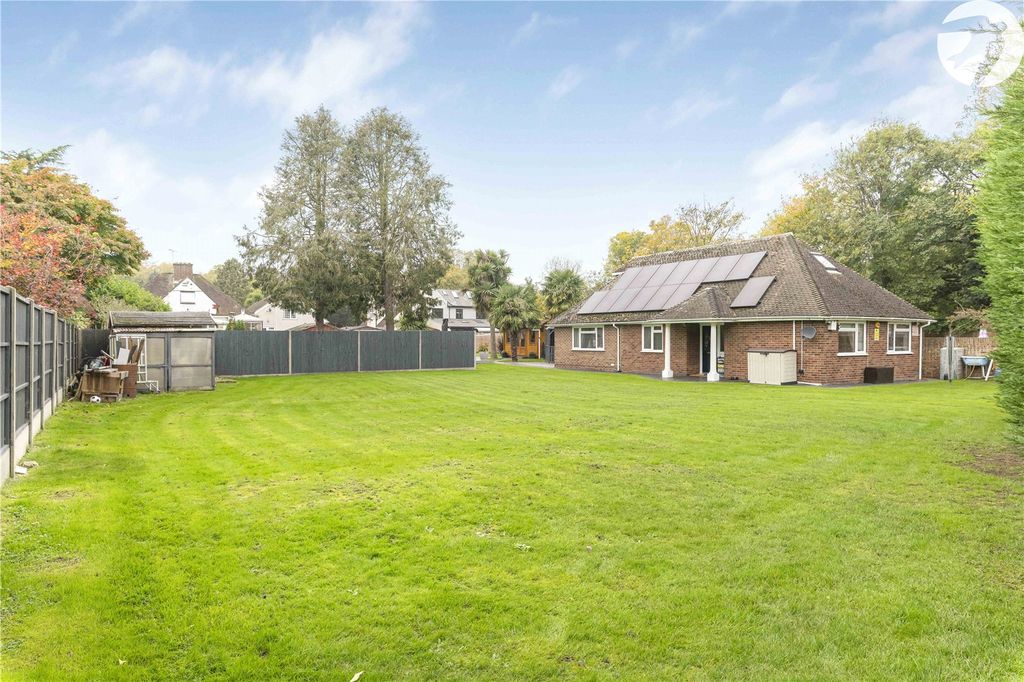 Property photo 2 of 30 Raer Garden