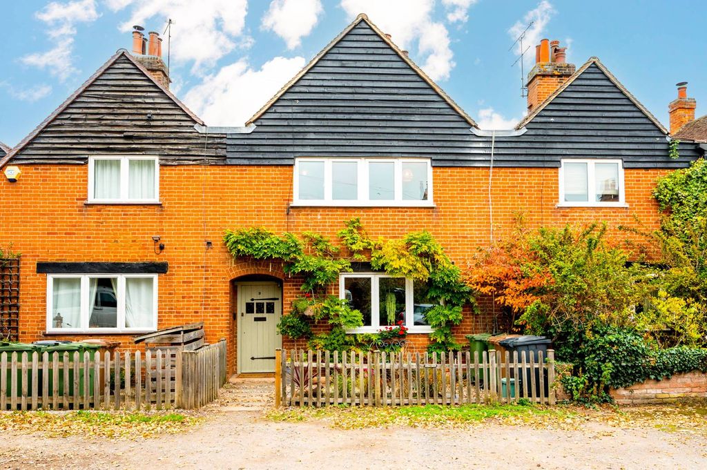 Property photo 2 of 25