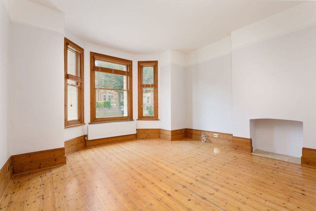 Property photo 3 of 9