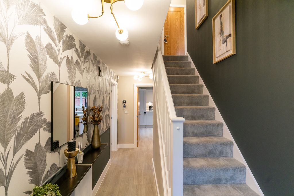 Property photo 3 of 12 Entrance Hallway