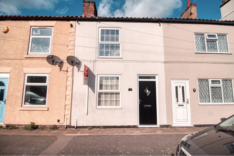 Property photo 1 of 11 Frontal
