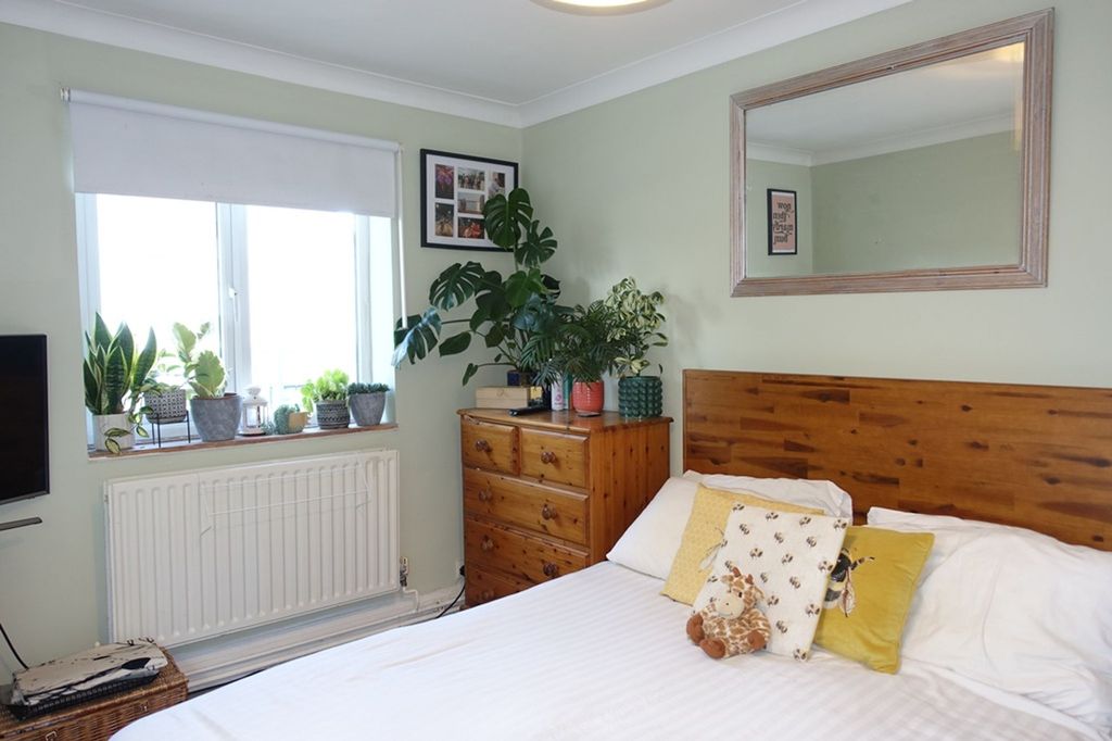 Property photo 3 of 16 Bedroom 1