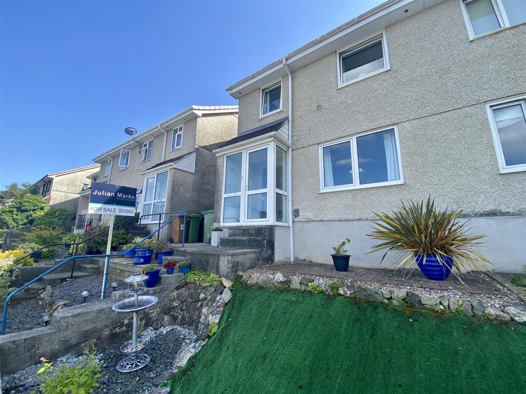 Property photo 1 of 14 Wensum Close