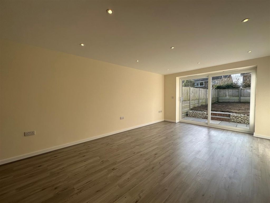 Property photo 2 of 6 Picture 2