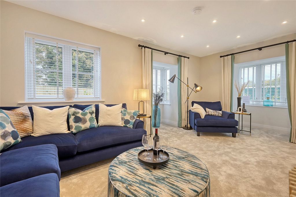 Property photo 3 of 8 Previous Showhome