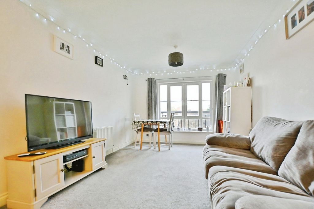 Property photo 3 of 7 Pbox-Img.Jpg