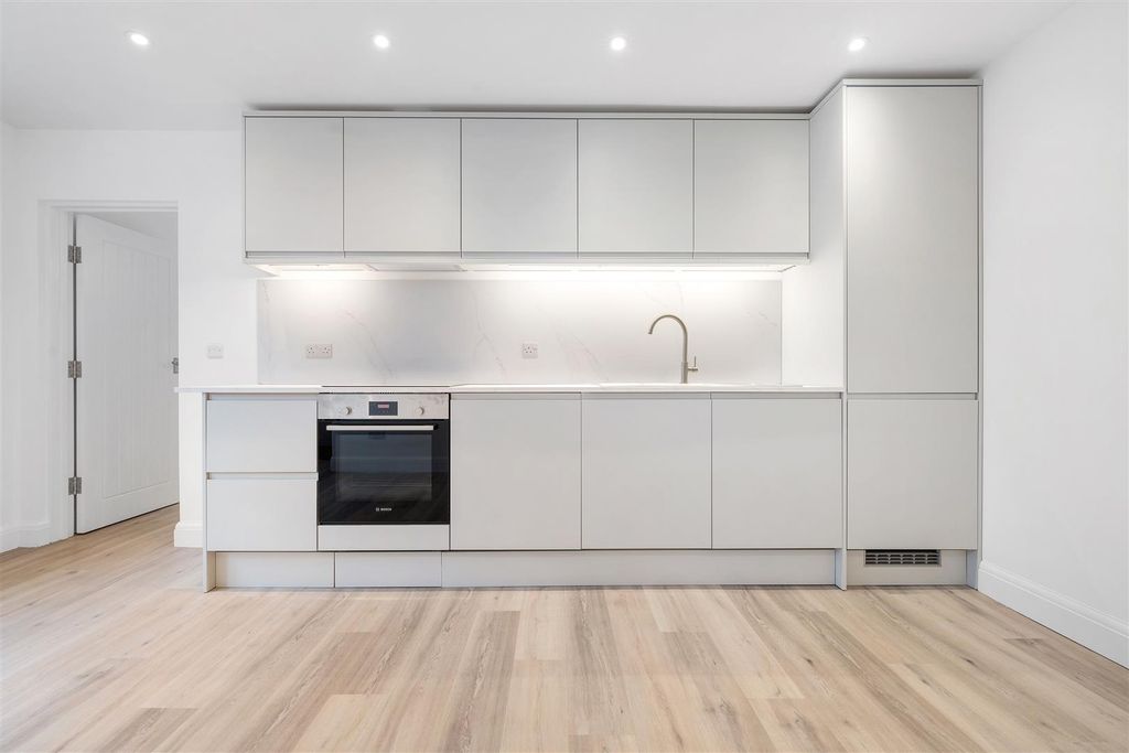 Property photo 2 of 13 Maple Road-9.Jpg