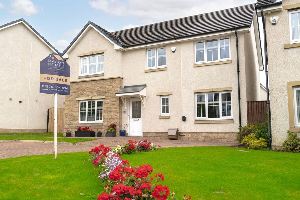Property photo 1 of 50
