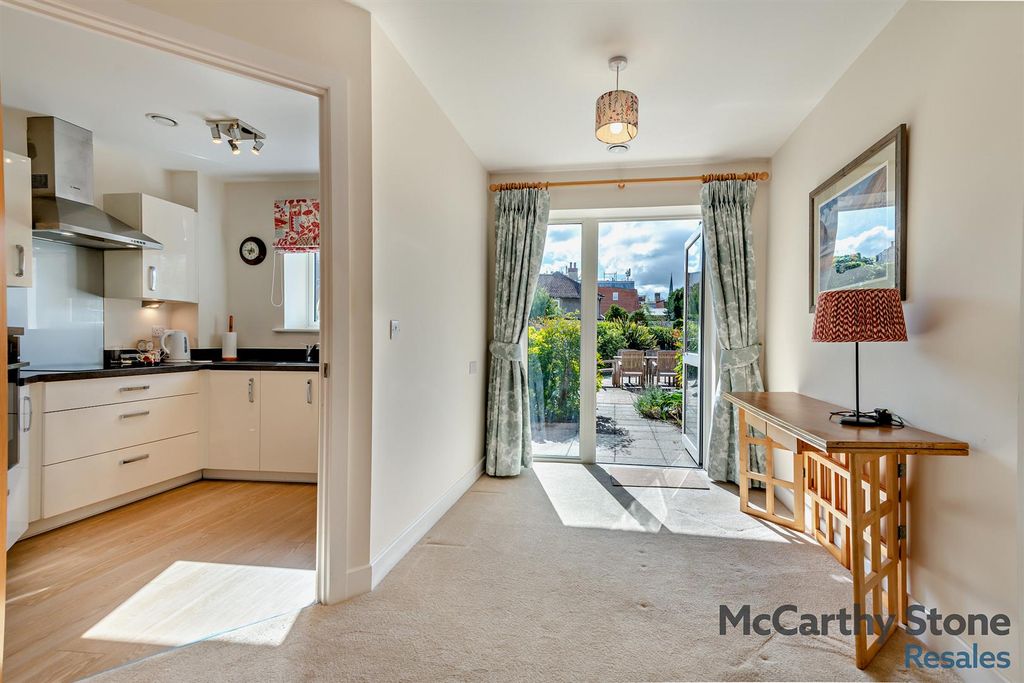 Property photo 2 of 48 8665437-Interior14-800.Jpg