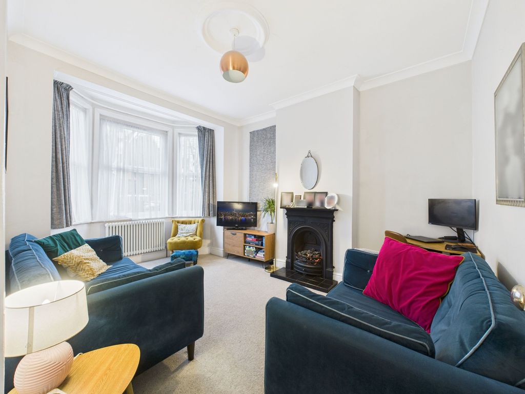 Property photo 2 of 15 Lounge