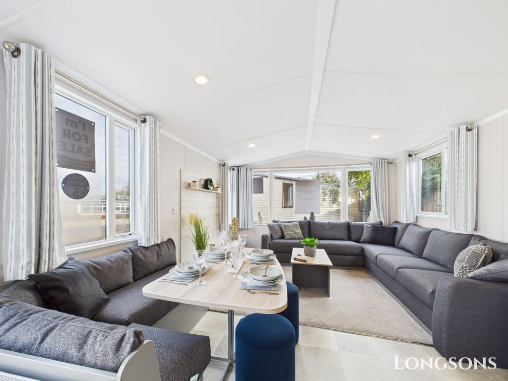 Property photo 1 of 21 Cam02173G0 Pr0278 Still013