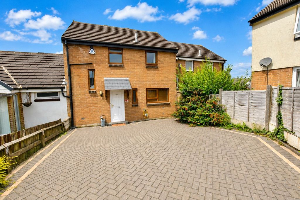 Property photo 1 of 15 External