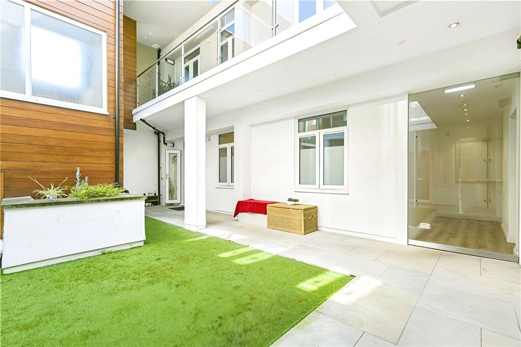 Property photo 1 of 7 Exterior