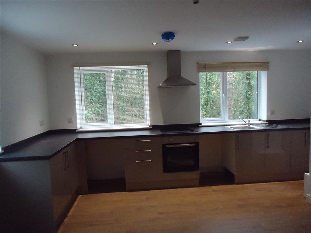 Property photo 2 of 6 Kitchen/Living