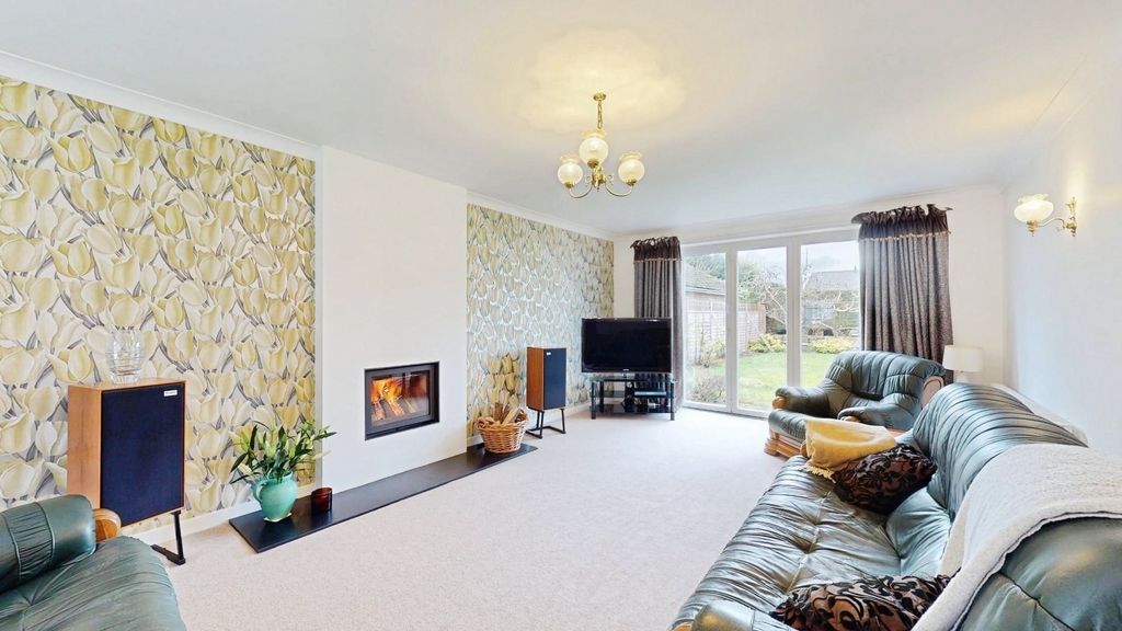 Property photo 2 of 20 Pbox-Img.Jpg