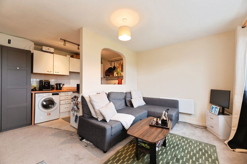 Property photo 2 of 9 Pbox-Img.Jpg