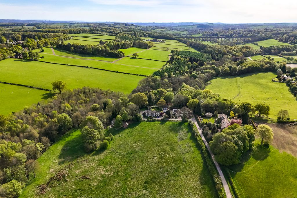 Property photo 1 of 28