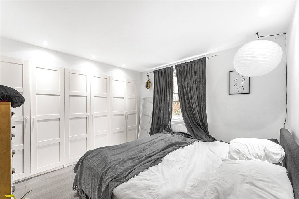 Property photo 3 of 14 Bedroom