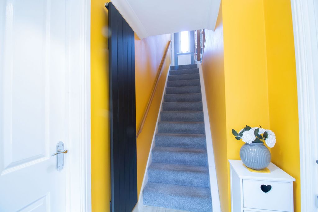 Property photo 2 of 47