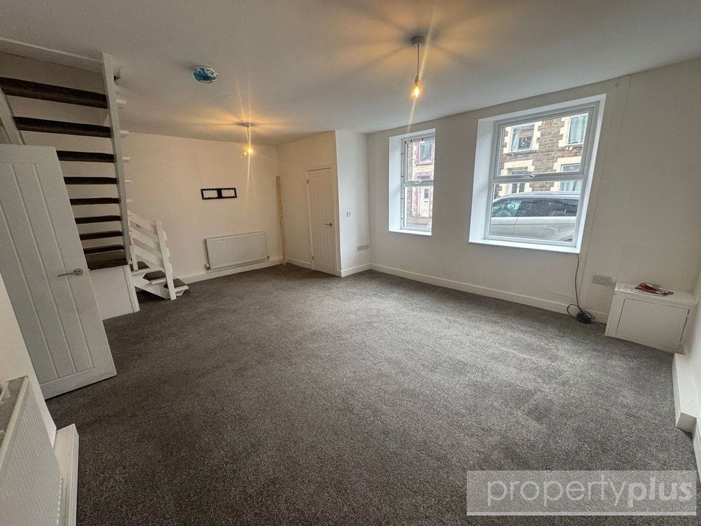 Property photo 2 of 11 Picture No. 02