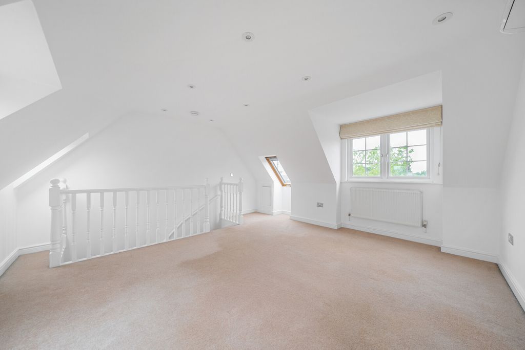 Property photo 3 of 17 1305950-18-68494E...