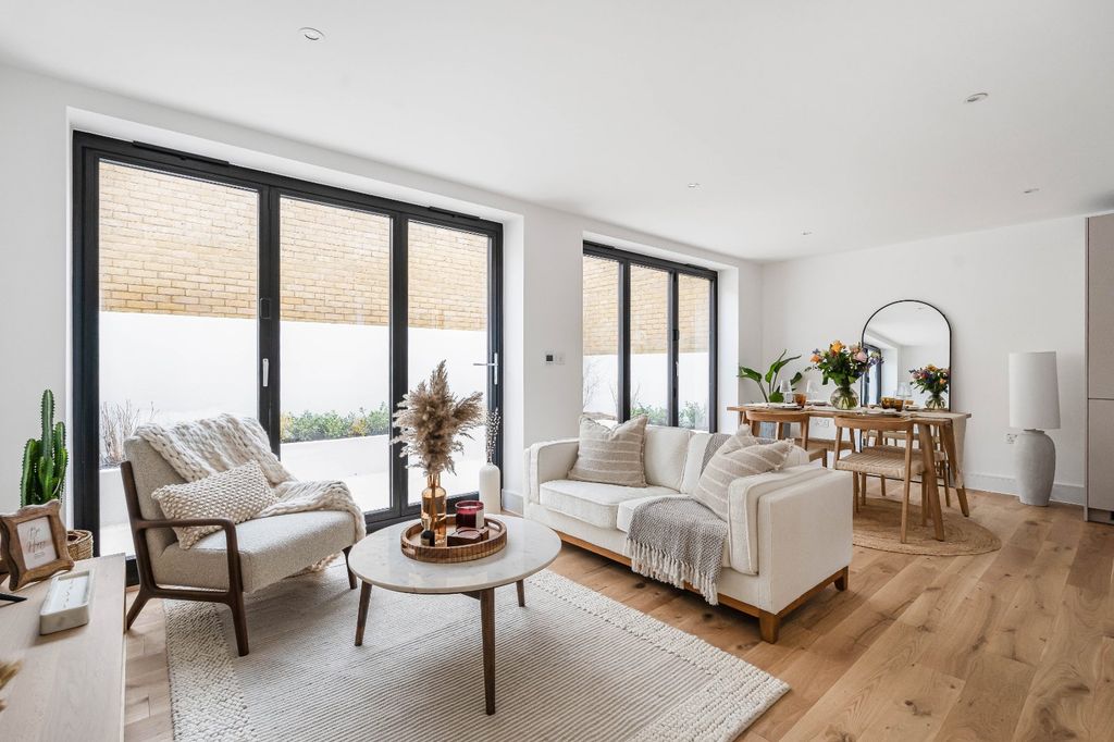 Property photo 1 of 9