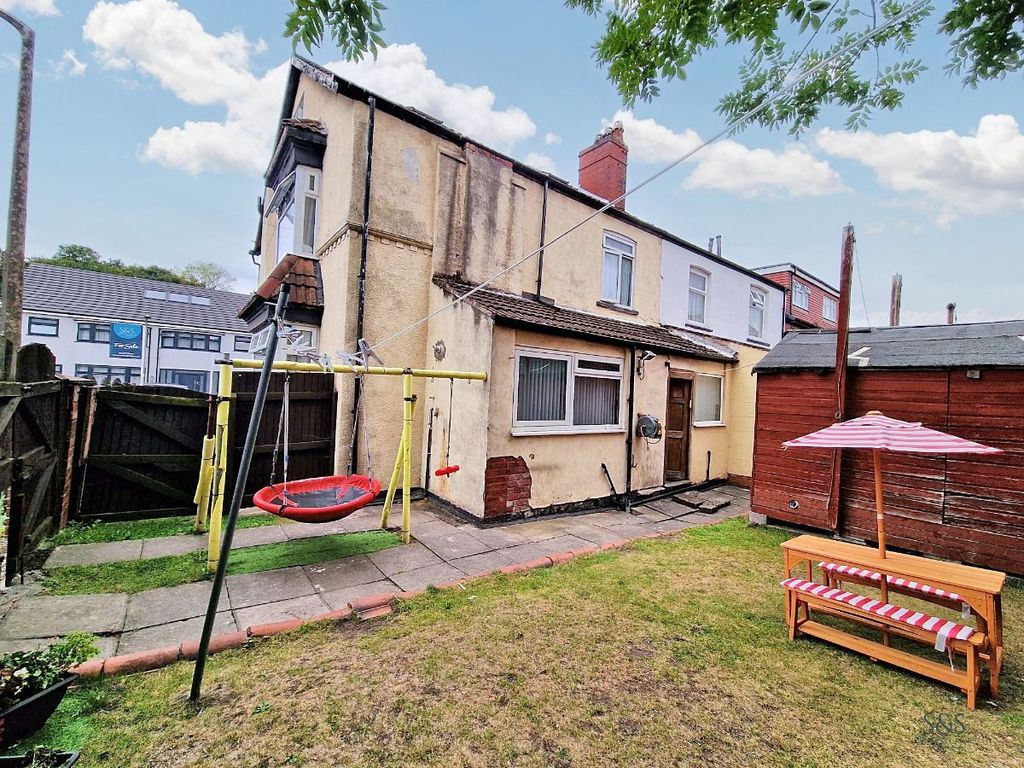 Property photo 3 of 27