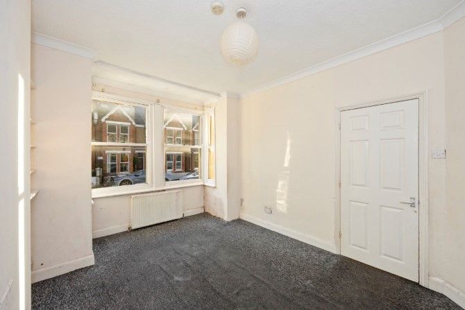 Property photo 3 of 32