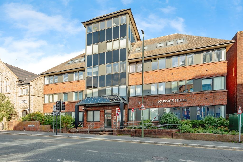 Property photo 1 of 9