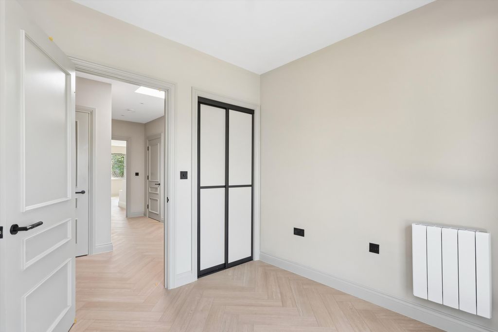 Property photo 3 of 10 Image